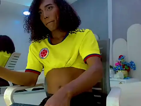 bella_77_ live XXX chat
