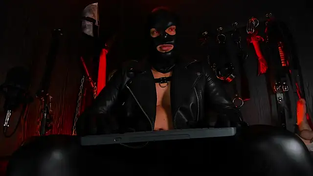 Chat XXX en directo de Master_Connor_BDSM