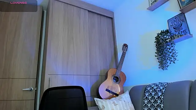 alejandro_stark 即時 XXX 聊天
