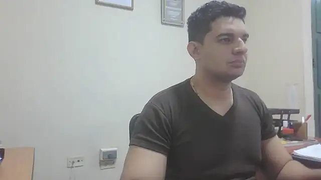 Officeb0y's Live XXX Chat