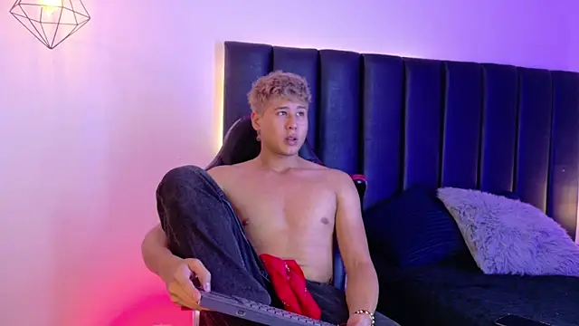 Rayden_Boy লাইভ XXX চ্যাট