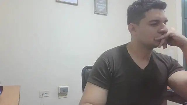 Officeb0y – Live XXX-chat