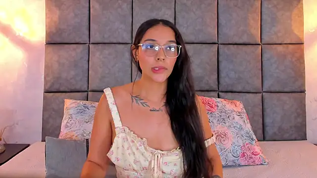 Roseaurora's Live XXX Chat