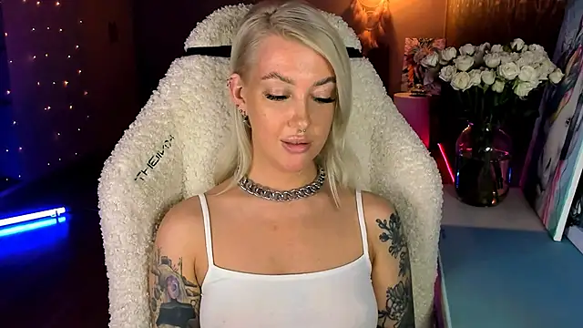 Chat +18 de tykioty_Miley ao vivo
