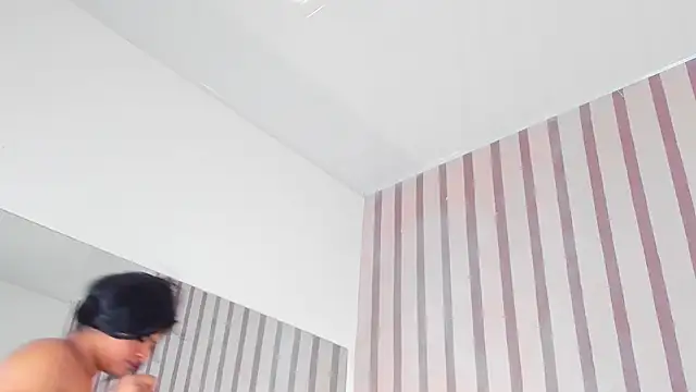Mia-Stones live XXX chat