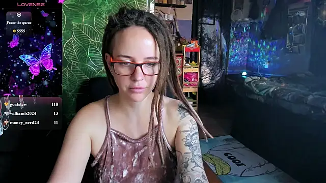 Czat XXX na żywo – LisaFoxy_y
