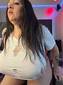 curvyfunlover's Live XXX Chat