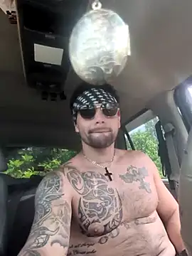 CaptHook931's Live XXX Chat