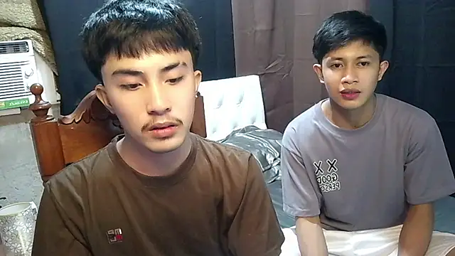 Urloverhardcock's Live XXX Chat