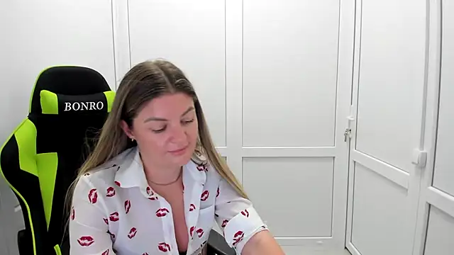 MiaSummerr_ Live XXX Chat