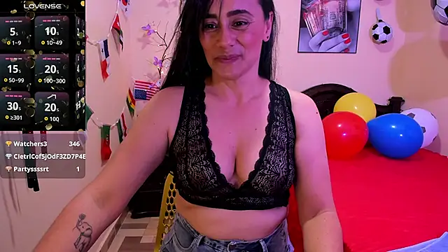 sara_florez12's Live XXX Chat