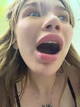 FlashTitsRoyal – Live XXX-chat