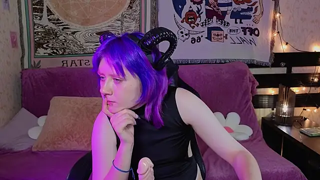 Droll_doll_ élő XXX-chatje