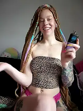 LucidLucy live XXX chat