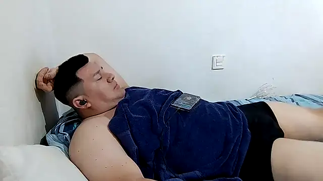 fuckynations Adlı Modelin Canlı XXX Sohbeti