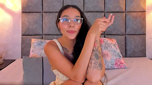Roseaurora's Live XXX Chat