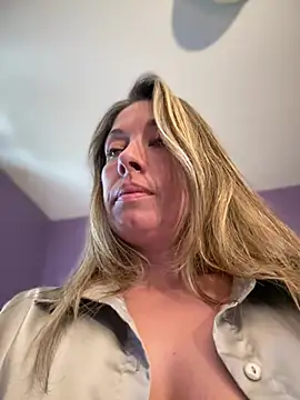 MiraKisss' Webcam Show