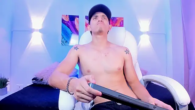 AxelFalconn élő XXX-chatje