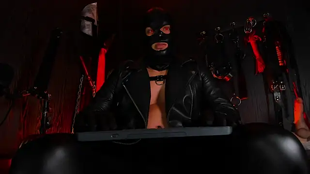 Chat XXX en directo de Master_Connor_BDSM