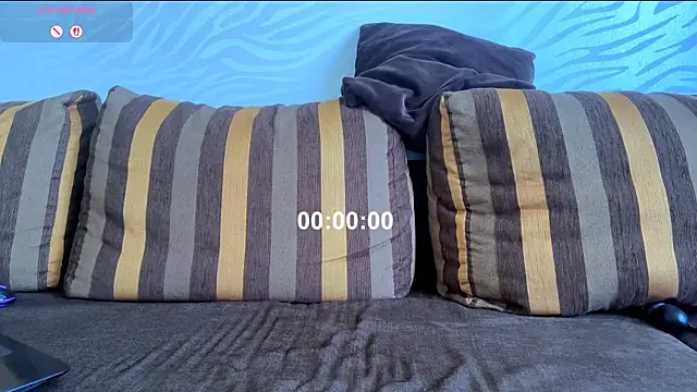 DestinyTurner Show in webcam