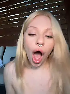 XXX chat uživo modela DayaFoxy
