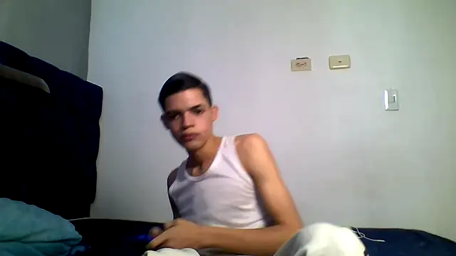 Latinos_2001's Live XXX Chat