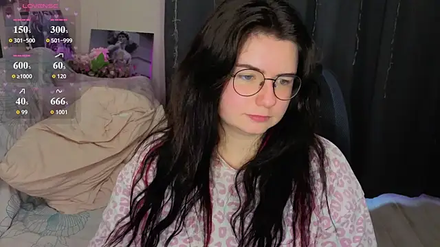 دردشة Kitty-Katty الجنسية المباشرة