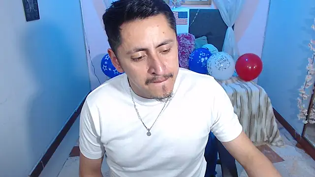 Онлайн чат XXX Alexx_levi