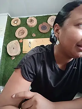 Chat XXX en directo de HeLiSa69ebony