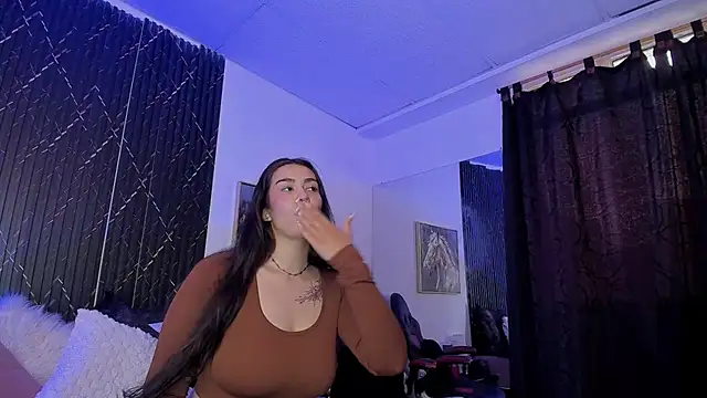 Chat +18 de Bonnie_Rider ao vivo