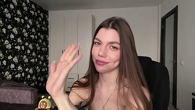 NeidaGowing Adlı Modelin Canlı XXX Sohbeti