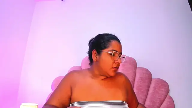Mommy_Big_Ass' Live XXX Chat