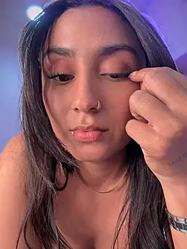 Chat +18 de lia_sofiia ao vivo