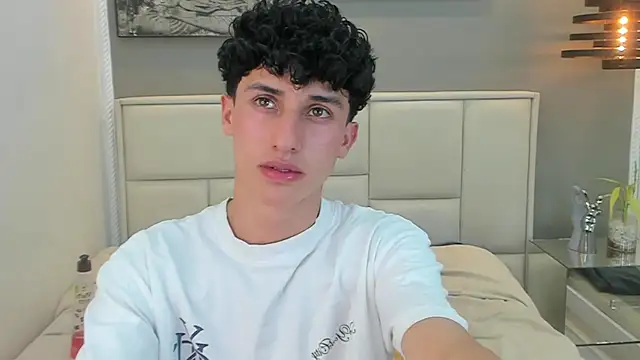 XXX chat uživo modela thom_ames