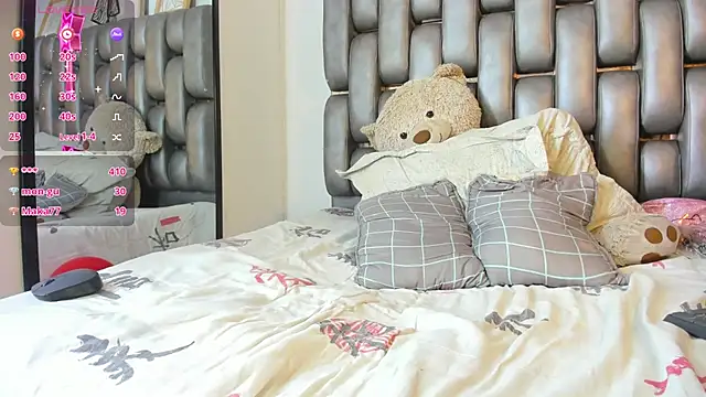 Chat +18 de Sara_Marks ao vivo