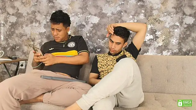 Chat +18 de Alejandro_and_Deiby ao vivo