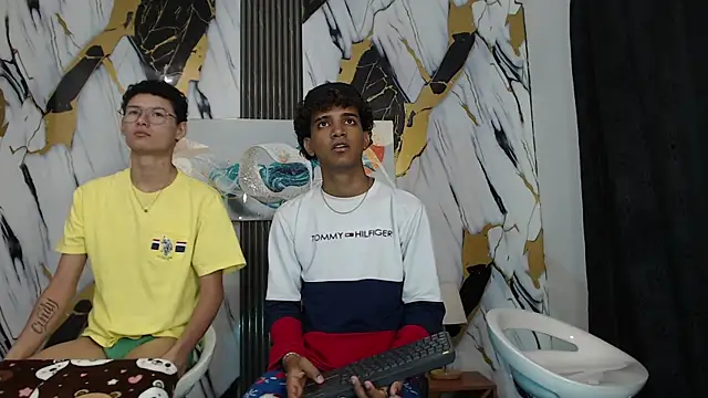 VERY_HOT_GUYSのライブXXXチャット