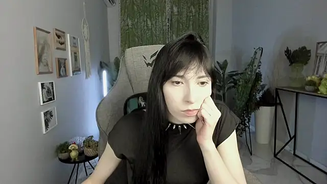 SeraphineSparda's Live XXX Chat