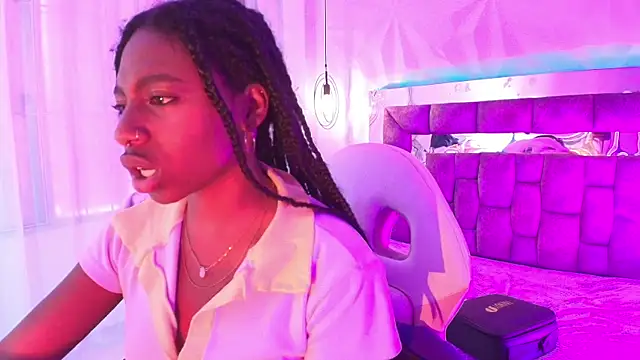 Queen_perla_'s Live XXX Chat