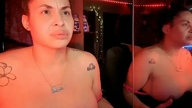 Онлайн чат XXX MsMoore