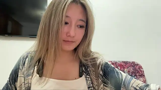 CloudyClamber's Live XXX Chat
