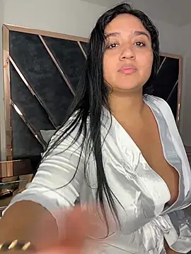 دردشة FoxySkye الجنسية المباشرة