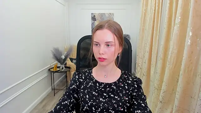 Chat +18 de MileyWings ao vivo