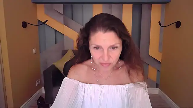 EllaLong's Live XXX Chat