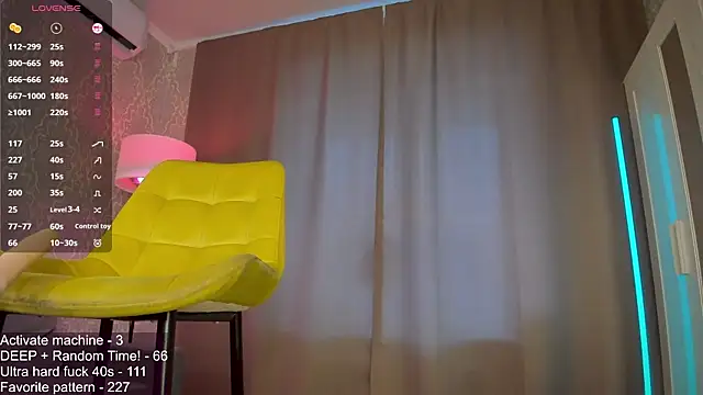 Juicy_Vikki's Live XXX Chat