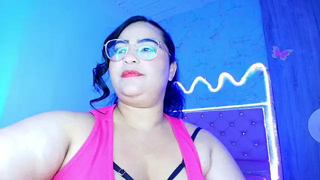 Clarigil's Live XXX Chat