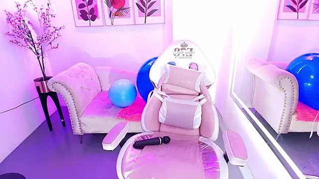 Maddie_T18 live XXX chat