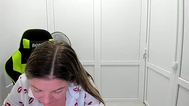 MiaSummerr_ 라이브 XXX 채팅