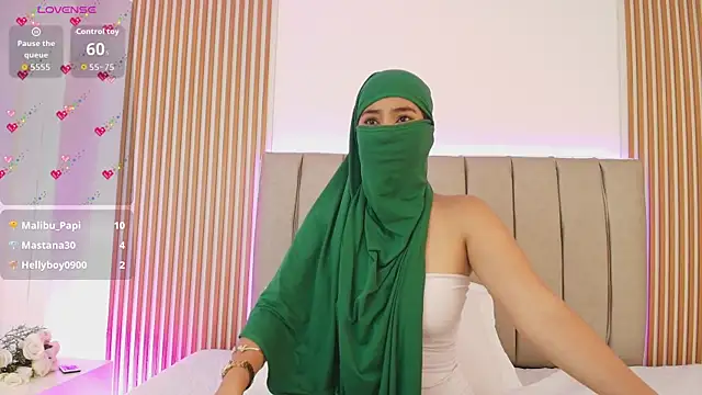 AaliyahShine – Naživo XXX chat