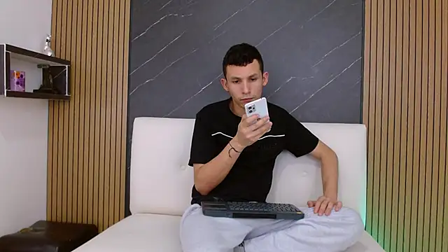 Isak_Berekoa Chat XXX live
